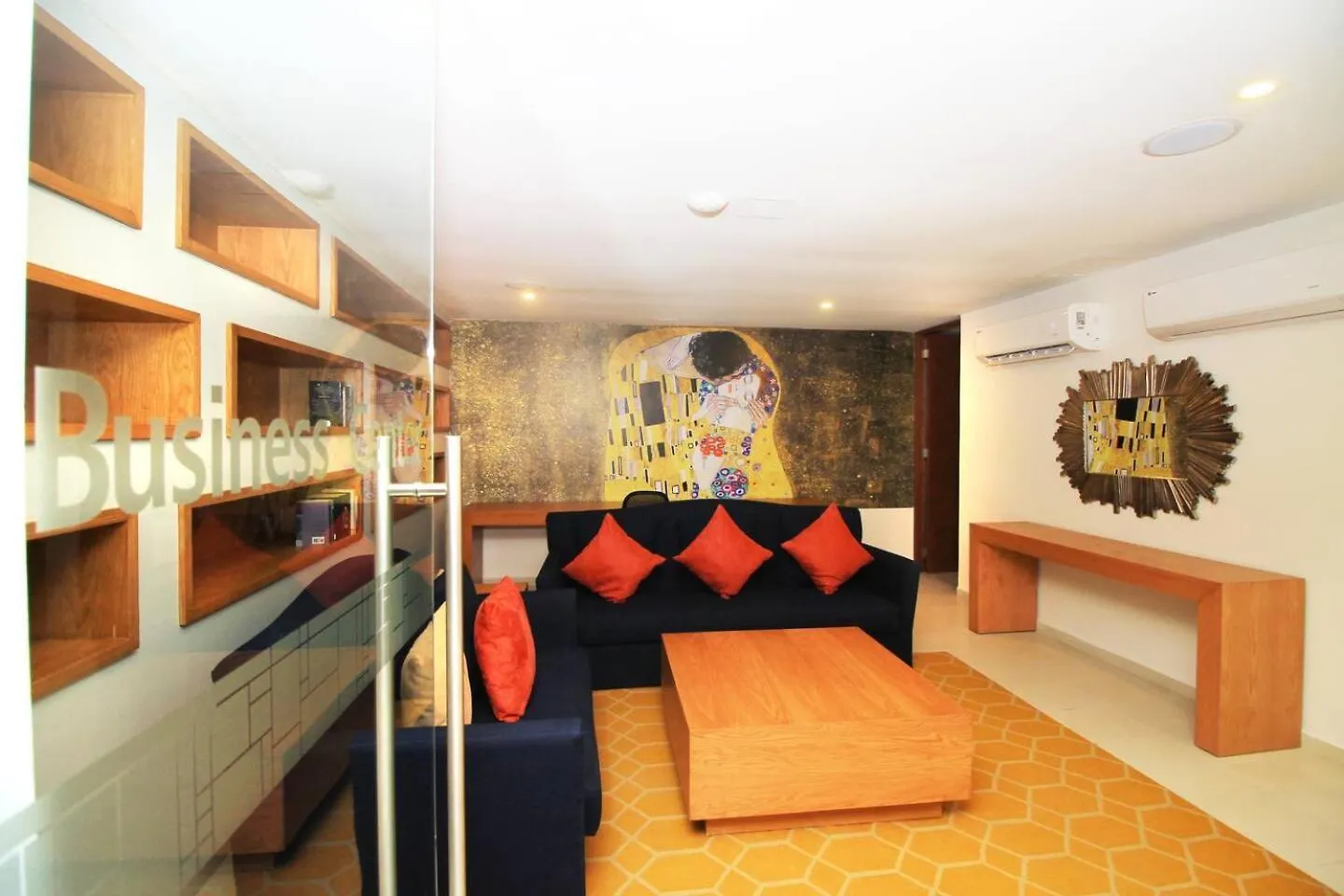 プレヤデルカーメンDowntown Stylish 2Br With Large Terrace Pool Gym And Barアパートメント 0*, プレヤデルカーメン